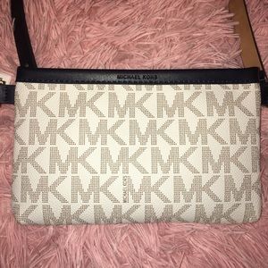 Michael Kors Vanilla/Black Fanny Pack (Large)